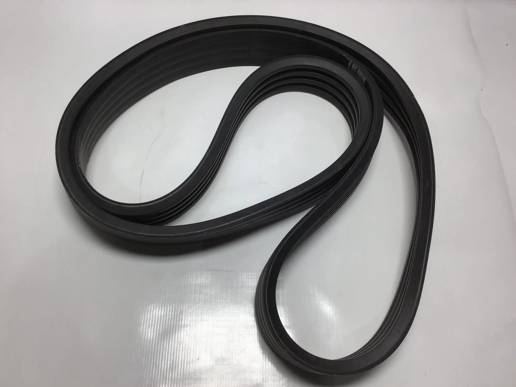 Gates 5V1400 Super HC Power Band Belt – Black