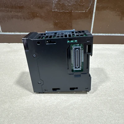 USED KEYENCE KV-XH04ML
