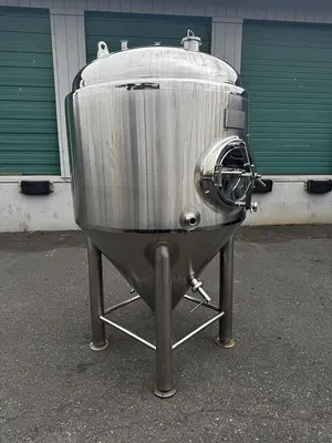 USED 2022 STOUT TANKS CF10BBL-JKT-SHORT