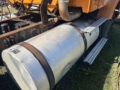 Used 2004 VOLVO VNM-200 Conventional trucks North Carolina US | Proxy Equipment #1385262
