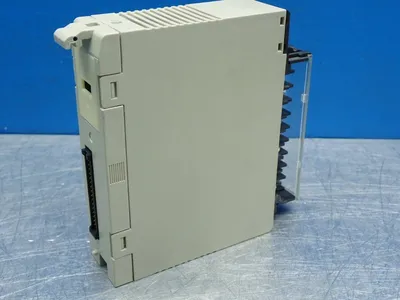 USED OMRON C200HOD212