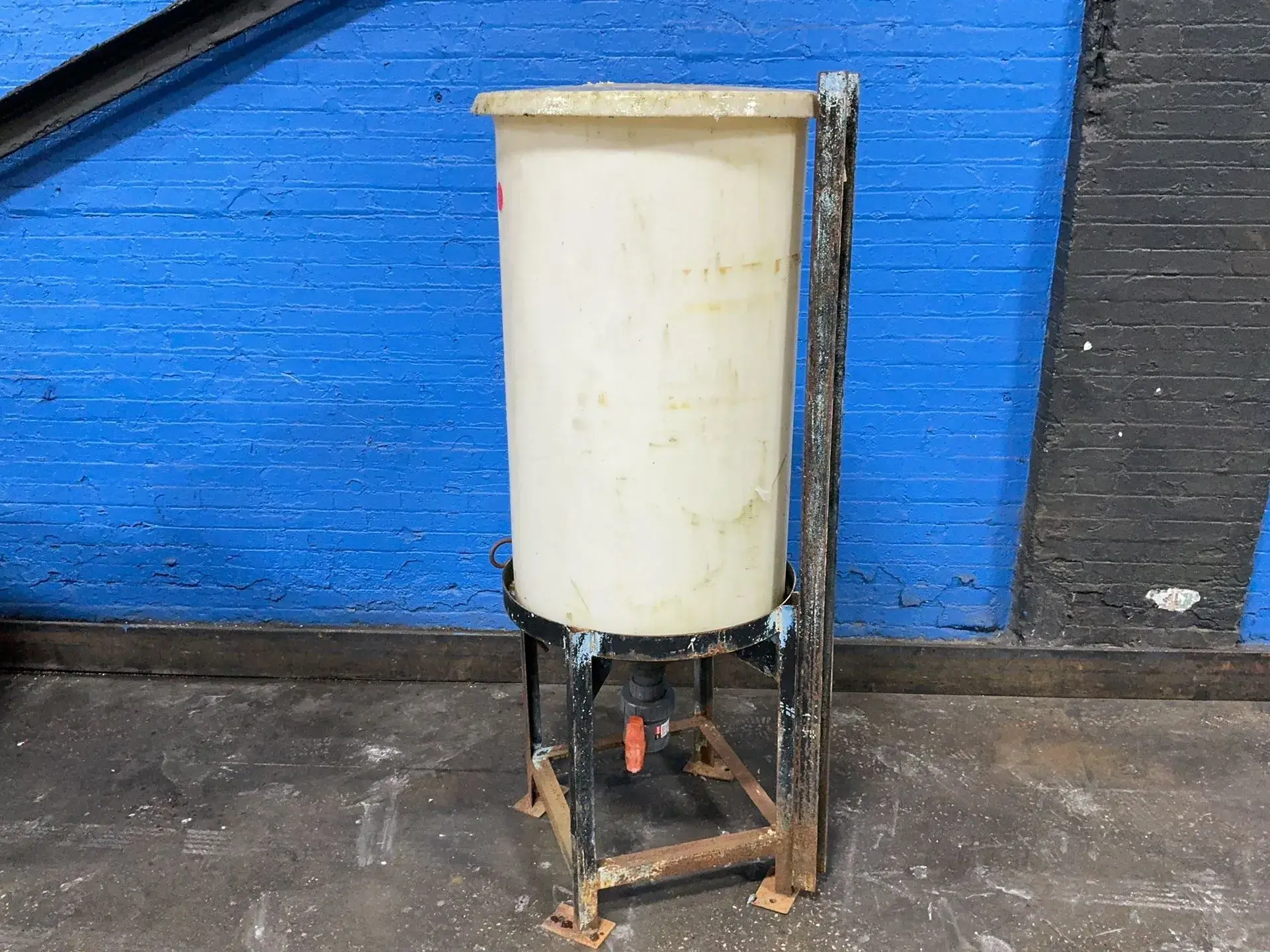 Used _UNKNOWN_ _UNKNOWN_ Plastic and Fiberglass Tanks Ohio US | HGR 24 #1358845