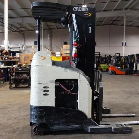 USED 2018 CROWN RR5725-45