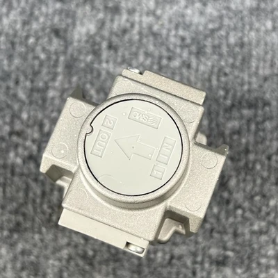Used SMC AR25-N02H-Z Air Pressure Regulators California US | Davliegogo LLC #1705357