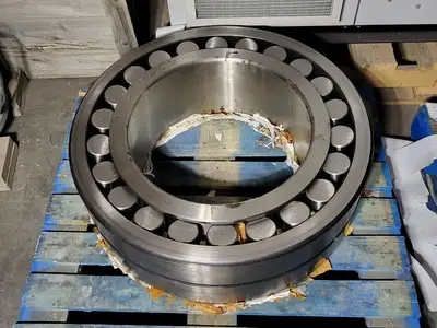 NEW SKF 23196 CA/C3W33