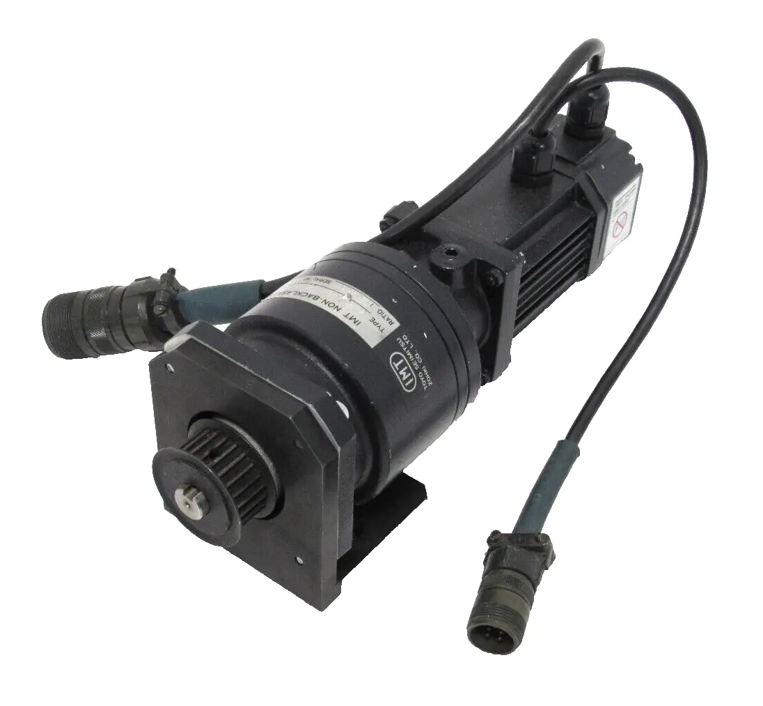 USED YASKAWA USAREM-01CEM4K SERVO MOTOR 1:15 USAREM01CEM4K