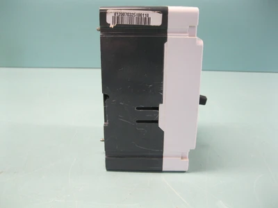 Lot (3) Cutler-Hammer HMCP (HMCP007COCA02) Circuit Breaker 7-Amp 3-Pole D8