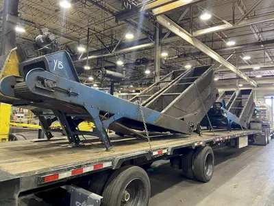 20' LONG X 24” WIDE STEEL BELT POWERED INCLINED PARTS CONVEYOR: STOCK #20817