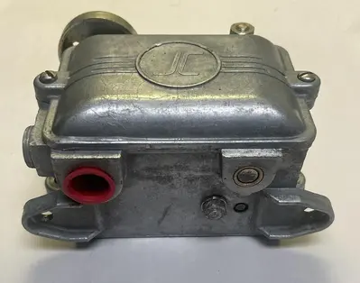 USED JOSLYN CLARK HLD-3
