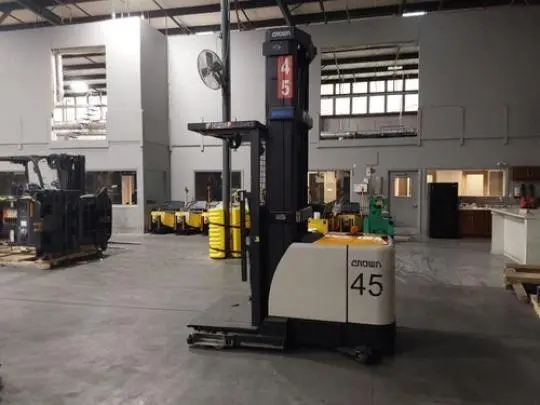 Used 2018 CROWN SP4050-30 Order Pickers | Russell Equipment #724706