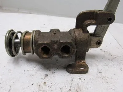 Bellows M082-218-03 3 Port Lever Operated Air Valve 1/4" Ports