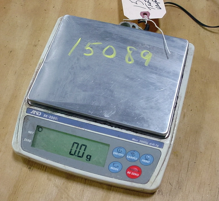 Used AND LAB SCALE EK 2000 I Platform Scales New Jersey US | Champion Trading Corporation #424510