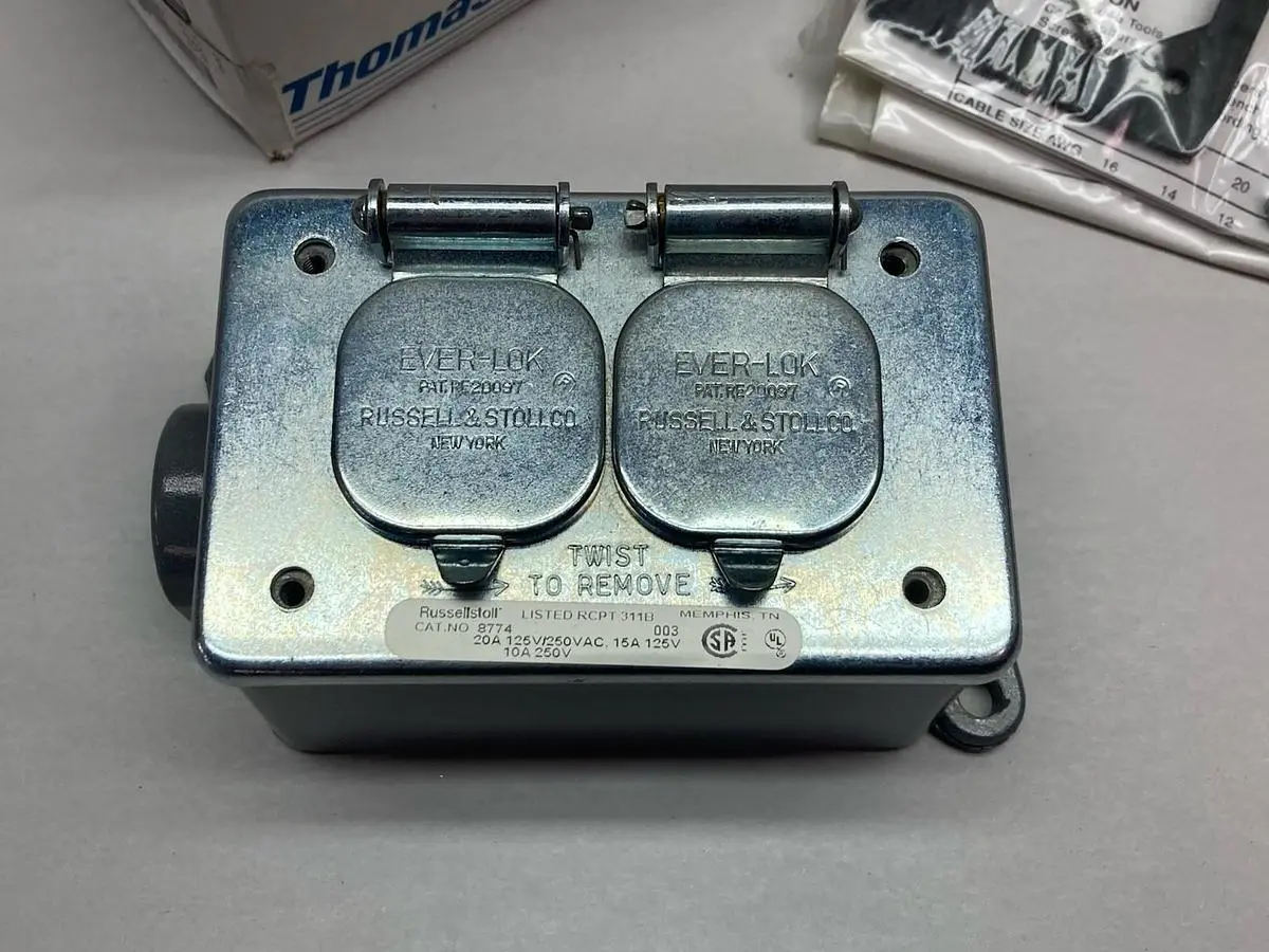 New | in-Stock THOMAS & BETTS 8774 Miscellaneous Equipment (Electrical & Power) | Surplus Asset Holdings #1195594