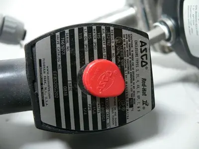 USED LOT OF 3 - ITT PURE-FLO 1.5" DIAPHRAGM ACTUATOR W/ SWITCH (X2) & DIAPHRAGM VALVE
