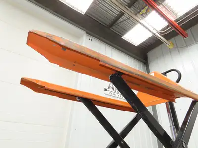 Interthor MSL2745 Manual Pallet Lifter 2200lb Jack 45" Long 32" Lift Height