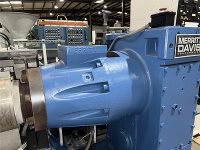 4.5" Merritt/Davis Standard Single Screw Extruder, Air Cooled 24:1 L/D Barrel, 150 HP AC Motor