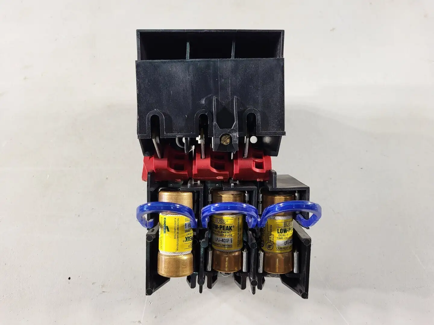 Disconnect Switch with 3 Times 40 Amp Fuse LPJ-40SP