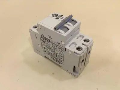 USED ALLEN BRADLEY 1492-CB2/H070 SER B