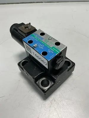 USED VICKERS DG4V-3S-2A-M-U-HL7-60-EN490