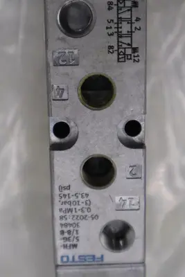 NEW OPEN BOX FESTO MFH-5/3G-1/8-B 30484 Air Solenoid Valve STK H1369