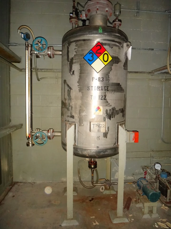 264 Gallon 304 Stainless Vertical Tanks