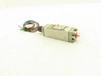 Delta Controls TGR2AAEMHSF Stainless Pressure Switch 40-250 Lbf/sq/in 110/250VAC
