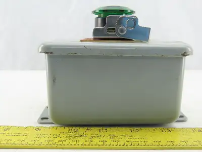 Hoffman E-D1PB1 Enclosure Type 4,6,12,13 W/ 800 FRXMQ24RA7/F 24V Green E-Stop
