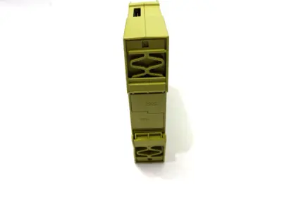 USED PILZ SAFETY RELAY 750104 NO TERMINALS DAMAGED DIN LATCH
