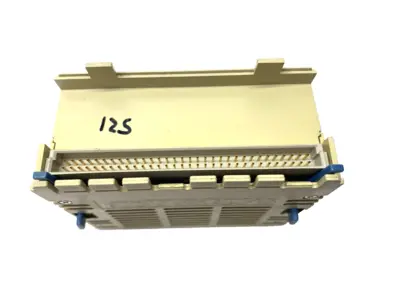 Used Sigmatek DIAS Positioner Output Module DNC 031 CRACKED PLASTIC PLC Input & Output Michigan US | Maverick Industrial Sales #1395932