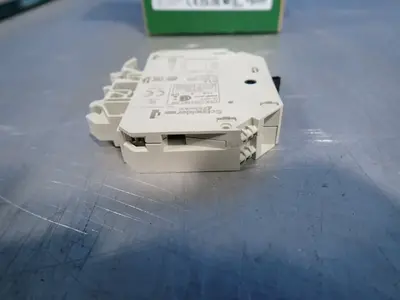 USED SCHNEIDER ELECTRIC GB2CB06