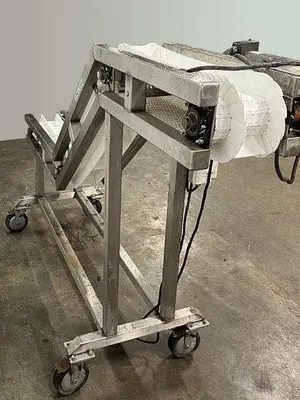 4.5' High Z-Style Incline Conveyor