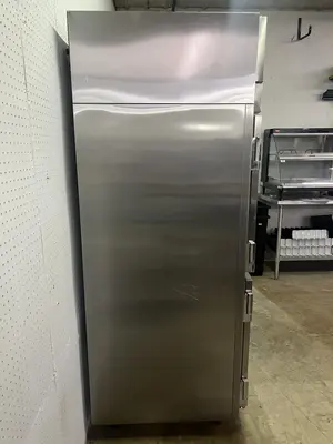 Used Victory Used Victory Ultraspec FS-1D-S1-HC Reach In Solid 2 Half Door Freezer 115V Freezers Illinois US | Falcon Restaurant Supply #1375039