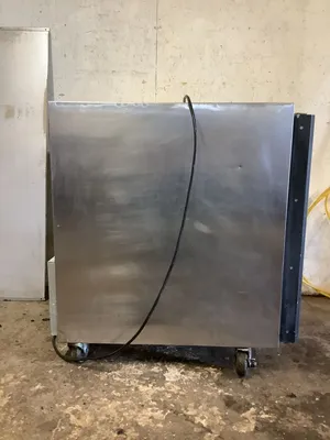 152-0661 Silver King DEFF-27SD Self Contained Undercounter Freezer