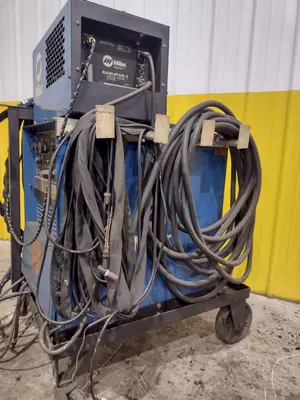 MILLER MODEL #SYNCROWAVE 250 AC/DC WELDER & RADIATOR-1 CHILLER: YOBRO #24819
