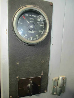 Vertical bandsaw