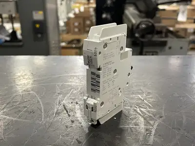 NEW SCHNEIDER ELECTRIC M9F42115