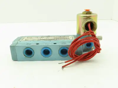 Skinner S3R0ABL3 Pneumatic Directional Control Solenoid Valve 5/2 Pos 120V 3/8"