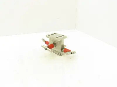 Hoke 8122F8Y Trifold Manifold Needle Valve T Handle 1/2" NPT W/Bleed & Purge
