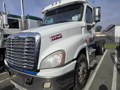 USED 2016 FREIGHTLINER CASCADIA 125