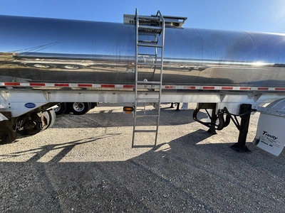 Used 2015 WALKER MILK TANKER TRAILER Liquid Supply Trailers Michigan US | Miedema Asset Management Group #1709444