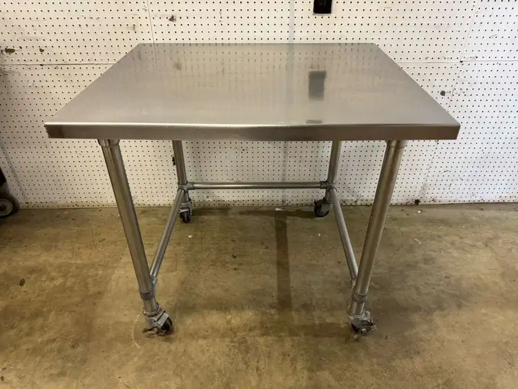 Used Falcon Restaurant Supply Used 36"x 30" x 31.75" Stainless Table with Casters - FG Food Prep Tables Illinois US | Falcon Restaurant Supply #1374897
