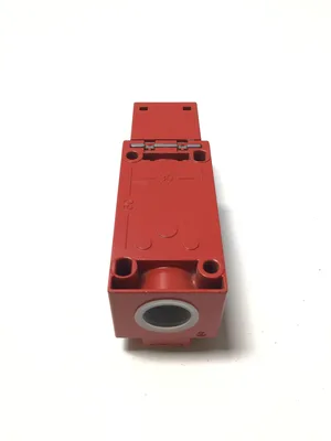Telemecanique XCSA703 Safety Limit Switch Interlock 3A 6kV