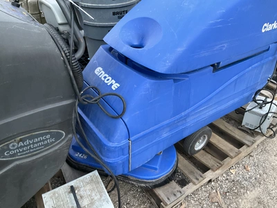 Used CLARKE ENCORE L2426 3300AH PADS Scrubbers Michigan US | Miedema Asset Management Group #1475690