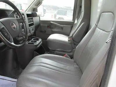 Used 2022 GMC SAVANA 3500 Box trucks Manitoba CA | Conquest Truck & Auto Sales #1421349