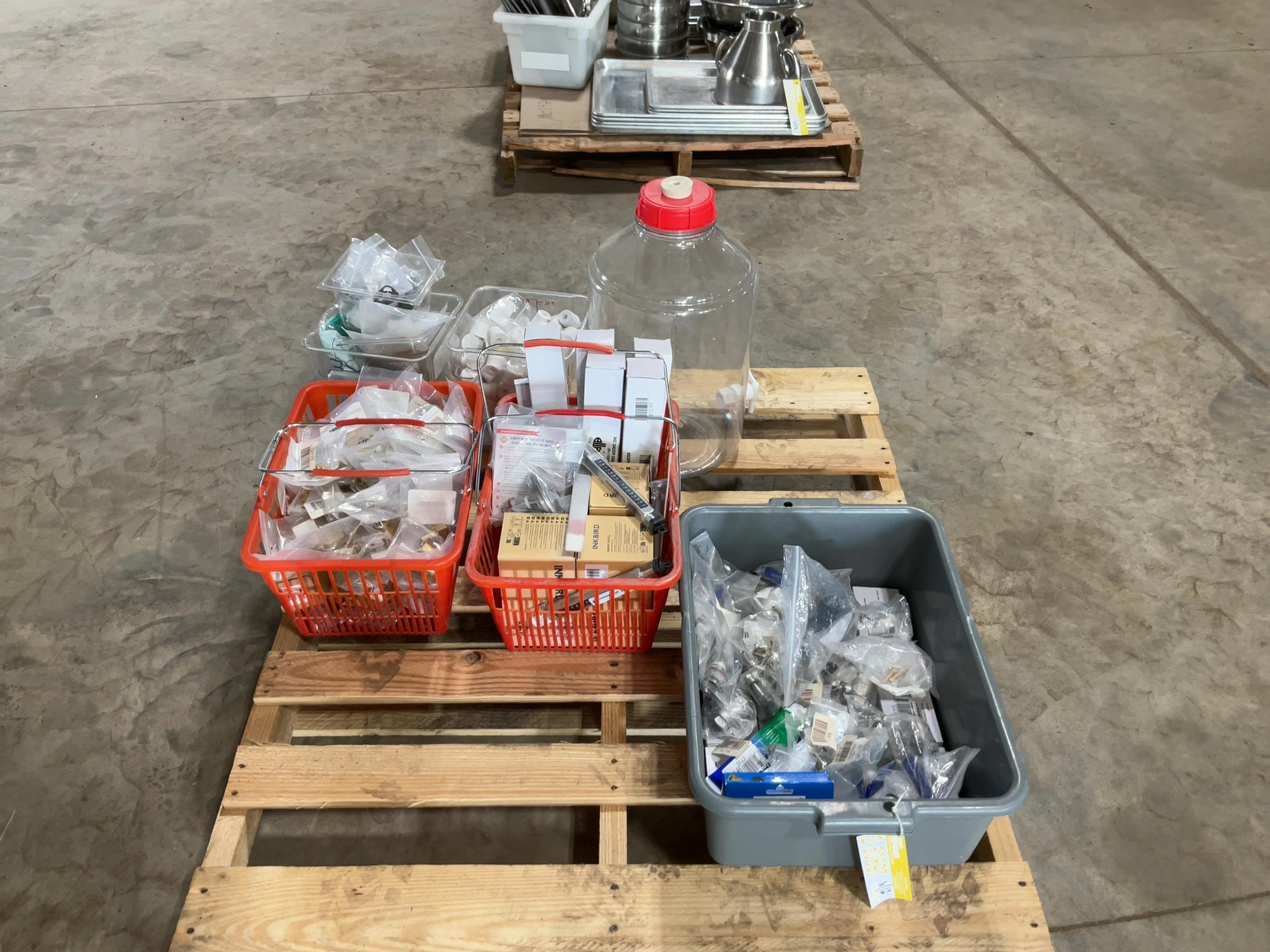 Used MIXED LOT OF BREWERS HARDWARE AND EQUIPMENT Brewing Equipment Michigan US | Miedema Asset Management Group #1761483
