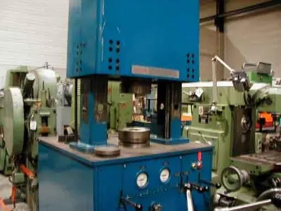 USED EXTRUDEHONE ABRASIVE FLOW MACHINING