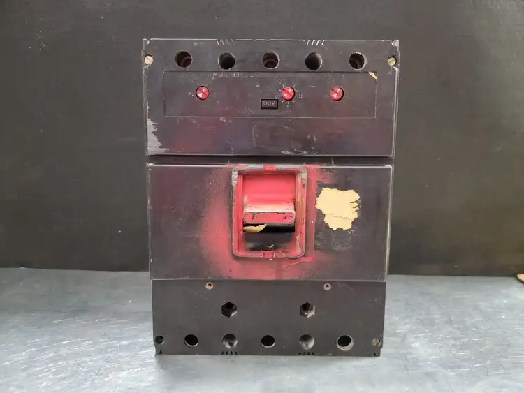 Used WESTINGHOUSE LB3400F Switchgears British Columbia CA | Lenmark #243858