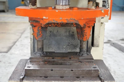 USED 2000 GREENERD PRESSES GREENERD HCA-40-30R8 PRESS