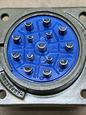 NEW Amphenol 28