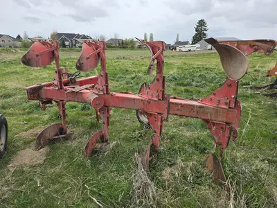 USED MASSEY FERGUSON 570